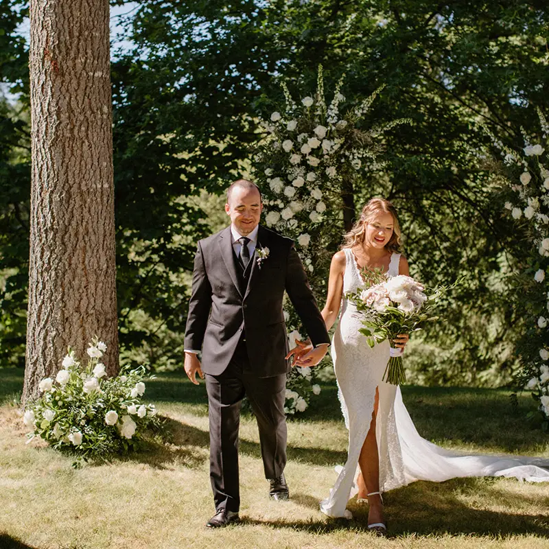 Wedding ceremonies at Alder Grove in Castle Rock, WA