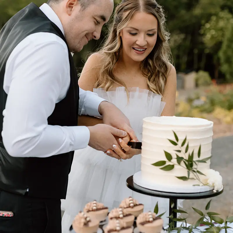 Wedding Receptions, Dining & Dancing at Alder Grove in Castle Rock, WA