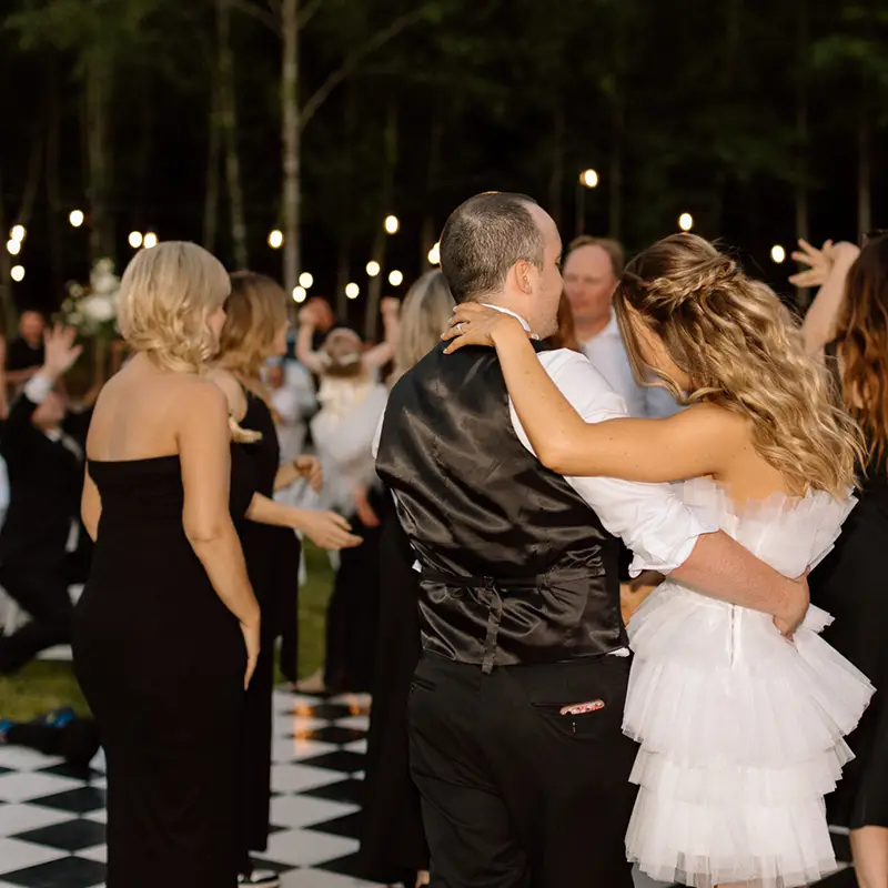 Wedding Receptions, Dining & Dancing at Alder Grove in Castle Rock, WA