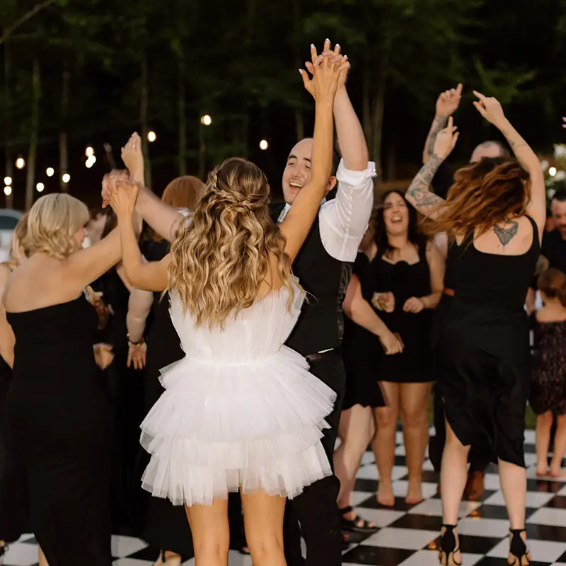 Wedding Receptions, Dining & Dancing at Alder Grove in Castle Rock, WA