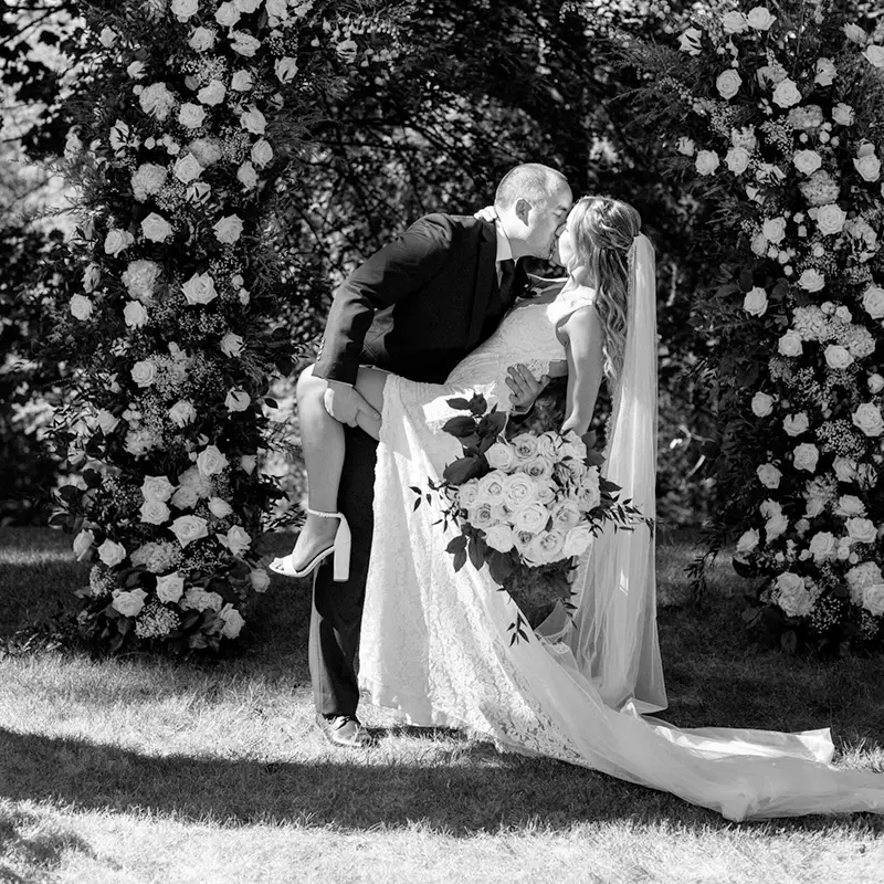 Wedding ceremonies at Alder Grove in Castle Rock, WA